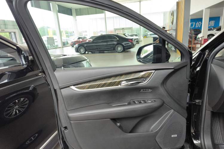 Used Cadillac XT5 2016 25T Luxury Model
