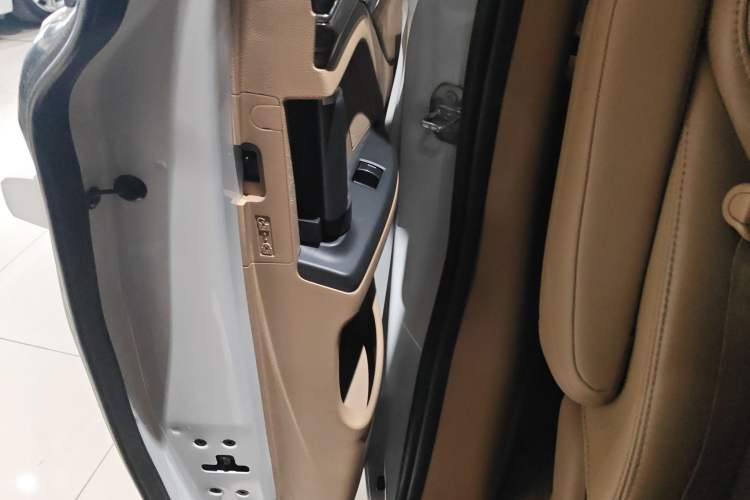 Used Buick GL8 2018 ES 28T Premium Model China VI Standard
