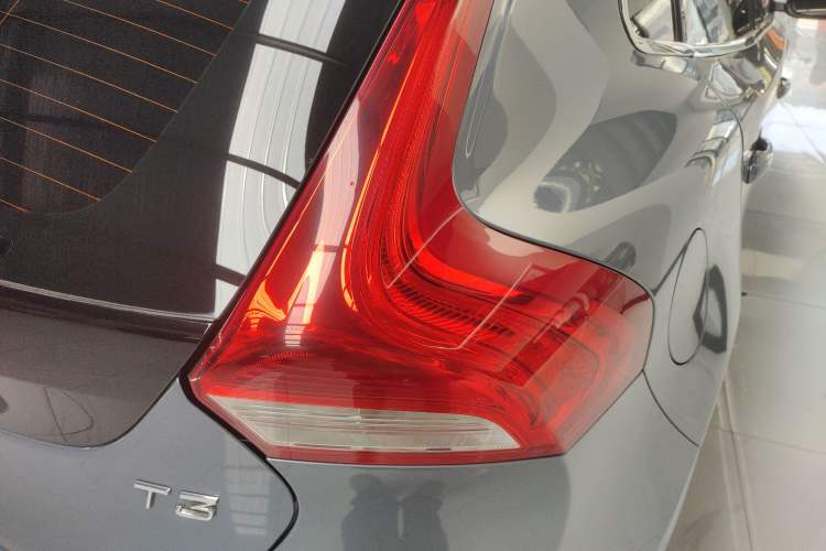 Used Volvo V40 2018 T3 Zhiyi Edition