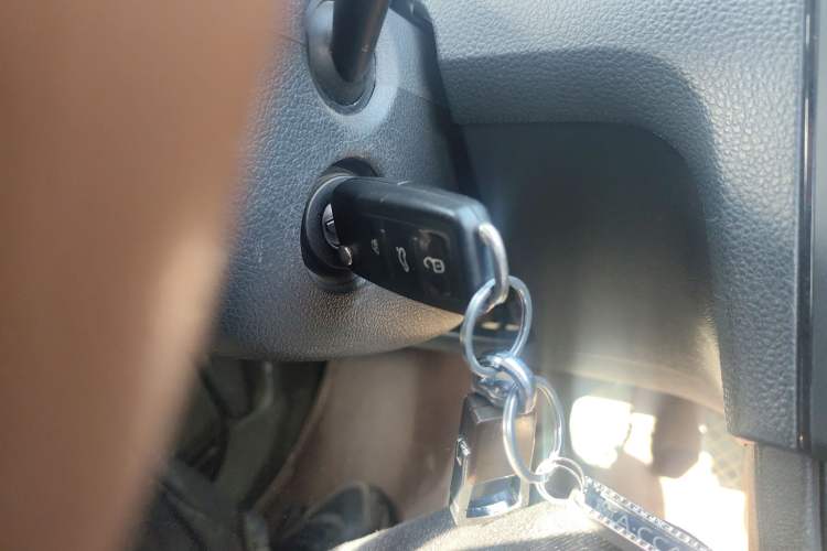 Used Volkswagen Santana 2016 1.6L Manual Fashion Edition