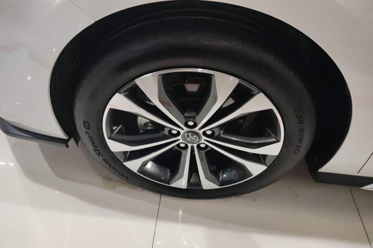 Used Toyota Granvia 2023 2.5L Hybrid Flagship VIP Edition
