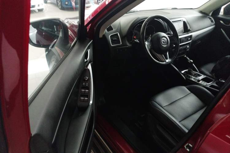 Used Mazda CX-5 2015 2.0L Automatic Two-Wheel Drive Urban Version
