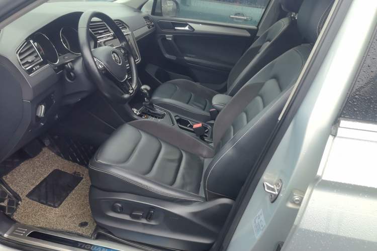 Used Volkswagen Tiguan L 2019 Revised 330TSI Automatic Two-Wheel Drive Smart & Luxury Edition China VI Standard