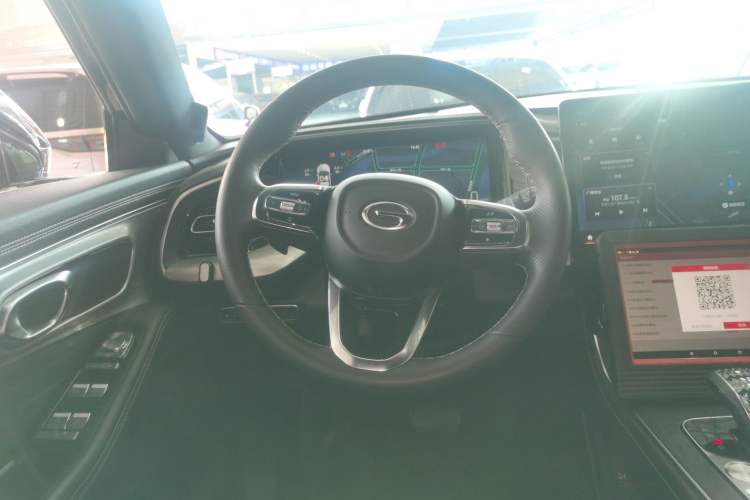 Used GAC Trumpchi GS8 2022 Linghang Series 2.0 TGDI Two-Wheel-Drive Luxury Smart Connectivity Version (7 Seats)
