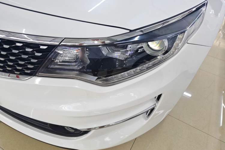 Used Kia K5 2017 2.0L Automatic 15th Anniversary Special Edition LUX
