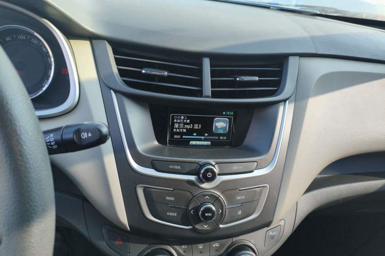 Used Chevrolet Sail 2015 Sail 3 1.5L AMT Happiness Sunroof Edition