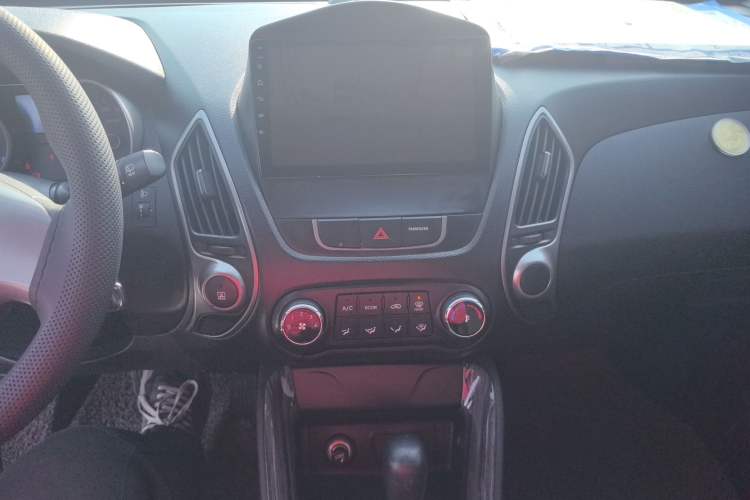 Used Hyundai ix35 2015 2.0L Automatic 2WD Comfort Edition China IV Standard