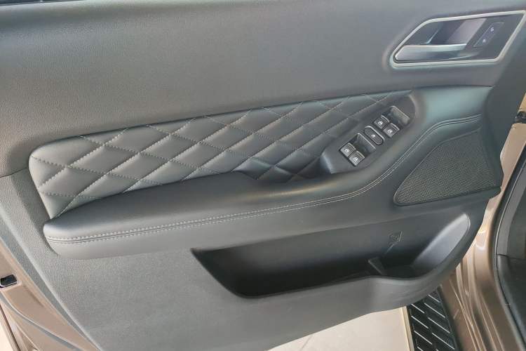 Used Great Wall Poer 2021 2.0T Global Version Passenger Automatic Diesel Two-Wheel Drive Comfort Trim Standard Cab GW4D20M
