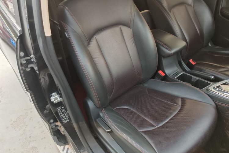 Used Baojun 560 2016 1.8L iAMT Luxury Model
