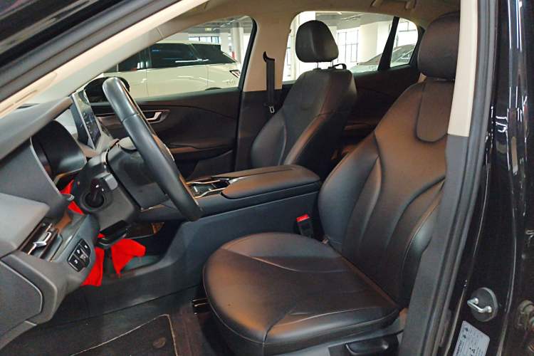 Used Hongqi E-QM5 2022 431 km Charge & Enjoy Edition
