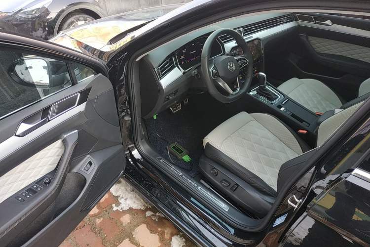 Used Volkswagen Magotan 2023 2 Million Units Commemorative Edition 330TSI DSG Luxury Version
