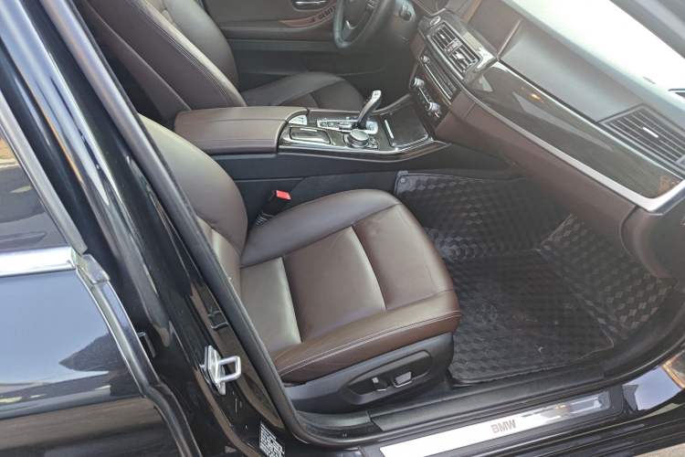 Used BMW 5 Series 2017 525Li Luxury Design Package
