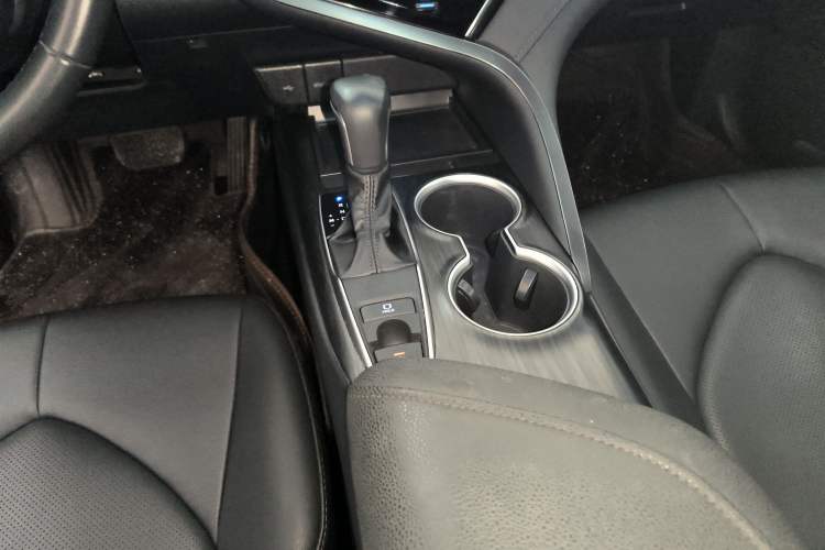 Used Toyota Camry 2023 2.0G Luxury Edition
