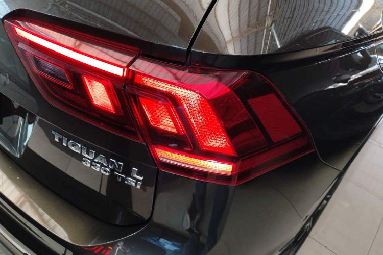 Used Volkswagen Tiguan L 2019 330TSI Automatic Two-Wheel Drive Smart Luxury Version China VI Standard