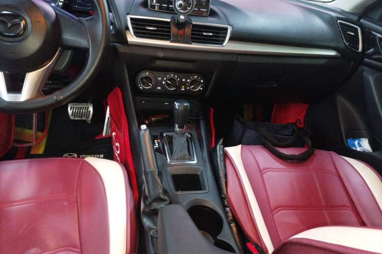 Used Mazda Mazda 3 Axela 2016 Sedan 1.5L Automatic Comfort Model
