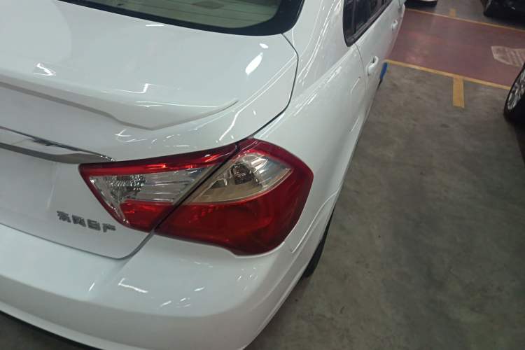 Used Venucia D50 2015 1.6L Automatic Fashion Edition
