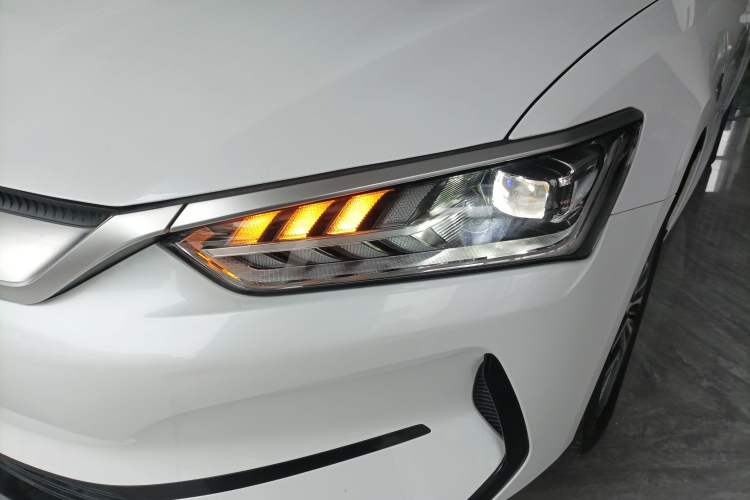 Used BYD Qin PLUS 2021 EV 500KM Luxury Model
