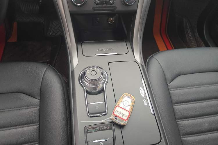 Used Ford Mondeo 2018 EcoBoost 180 Smart Control Fashion Model China VI Standard