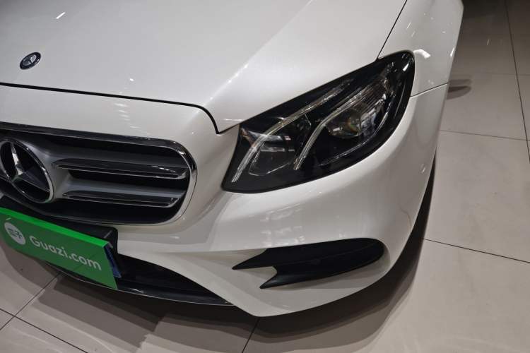 Used Mercedes-Benz E-Class 2016 E 300 L Sporty and Stylish Model
