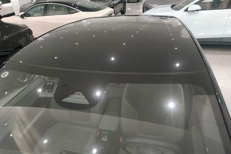 Used Volvo EX30 2025 Rear-Drive Long-Range Version Ultra