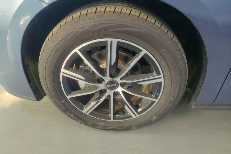 Used BYD Seal 06 New Energy 2024 DM-i 120KM Luxury Model
