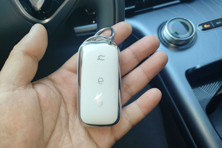 Used  E5 2024 440km Launch Edition
