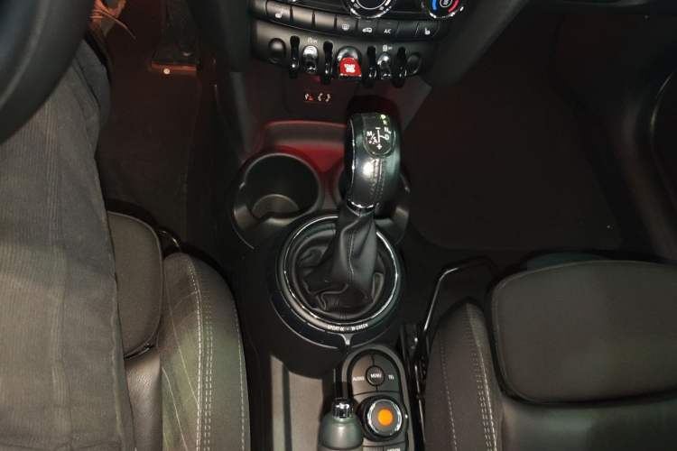 Used  MINI 2016 1.5T COOPER Five-Door Edition
