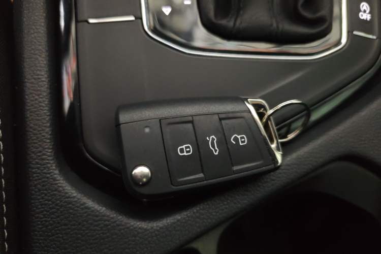 Used Volkswagen Tiguan L 2021 330TSI Automatic Two-Wheel Drive R-Line Enhanced Edition