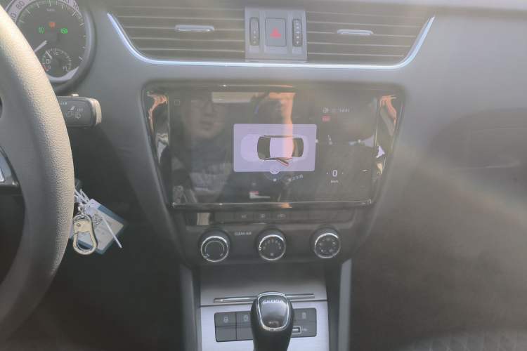 Used Skoda Octavia 2019 1.5L Automatic Smart Drive Luxury Edition China VI Standard
