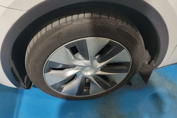 Used Tesla Model Y 2021 Long-Range All-Wheel-Drive Version