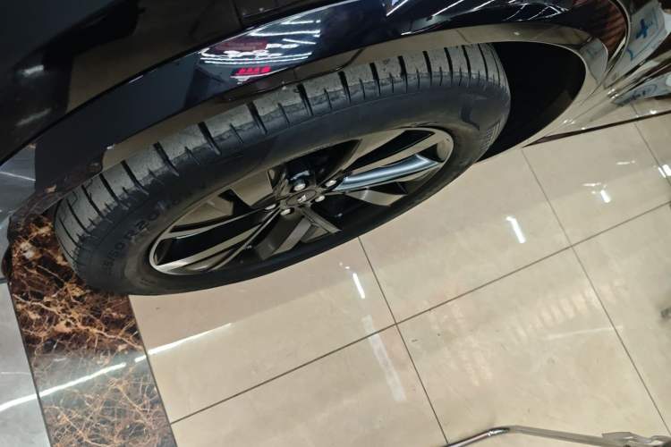 Used Li Auto L8 2023 Pro Model
