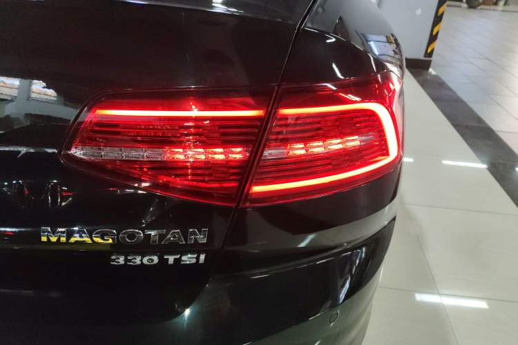 Used Volkswagen Magotan 2019 330TSI DSG Luxury Version China VI Standard
