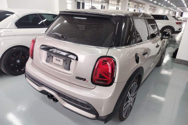 Used  MINI 2023 Facelift 2.0T COOPER S Artist Five-Door Edition
