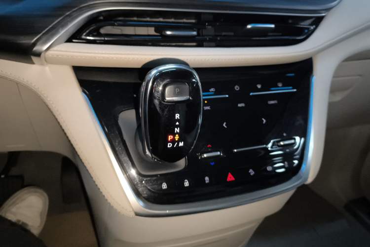 Used Buick GL8 2023 ES Lu Zun Comfort Model
