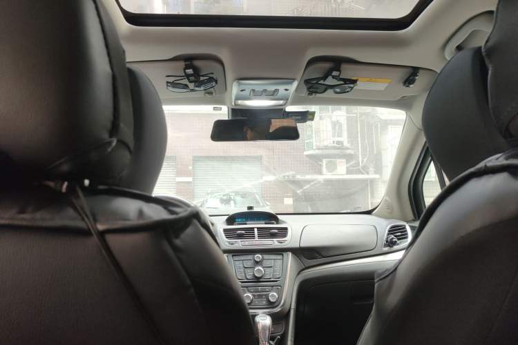 Used Buick Encore 2015 1.4T Automatic Two-Wheel Drive Urban Elite Version