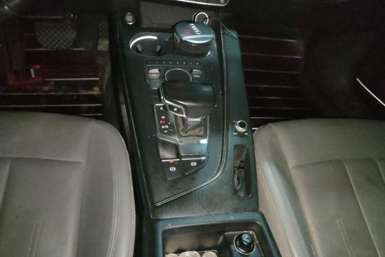 Used Audi A4L 2017 40 TFSI Style Edition
