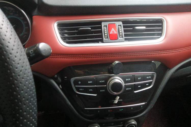 Used Haval H1 2015 1.5L AMT Luxury Model