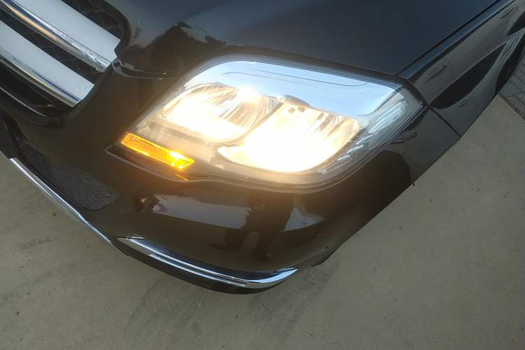 Used Mercedes-Benz GLK-Class 2013 GLK 300 4MATIC Dynamic Sunroof Model
