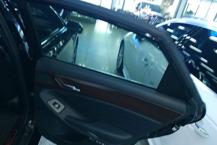 Used Toyota Avalon 2019 2.5L Ambition Version China VI Standard
