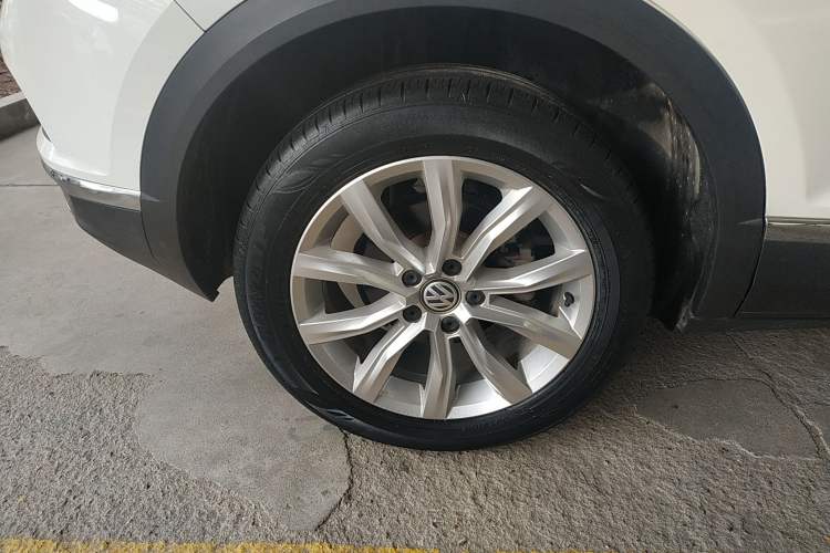 Used Volkswagen T-ROC 2018 230TSI DSG Two-Wheel Drive Advanced Version China VI Standard
