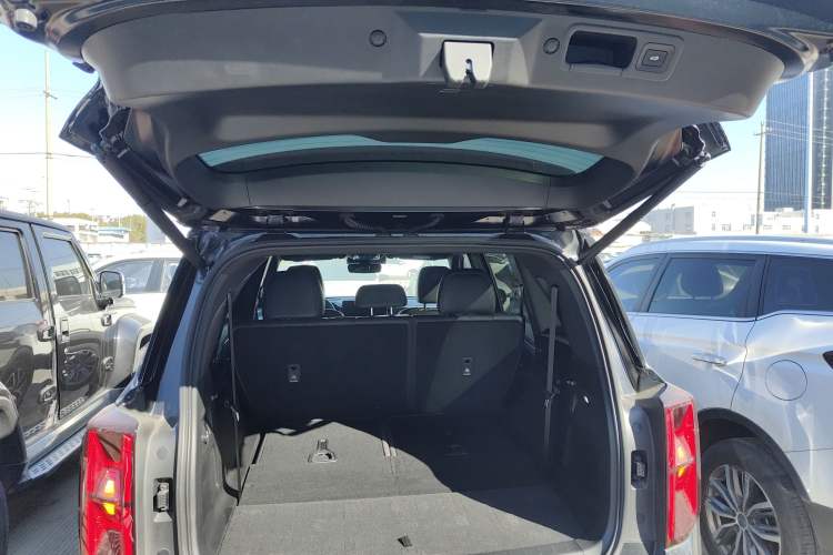 Used GAC Trumpchi GS8 2022 Linghang Series 2.0 TGDI Two-Wheel-Drive Luxury Smart Connectivity Version (7 Seats)
