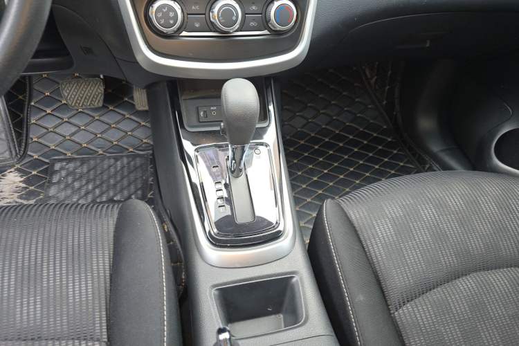 Used Nissan Tiida 2021 1.6L CVT Cool Edition
