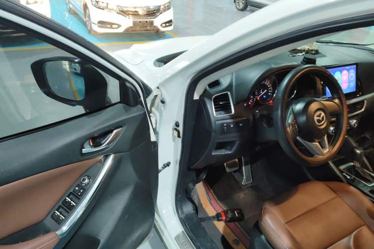 Used Mazda CX-5 2015 2.0L Automatic Two-Wheel Drive Urban Version
