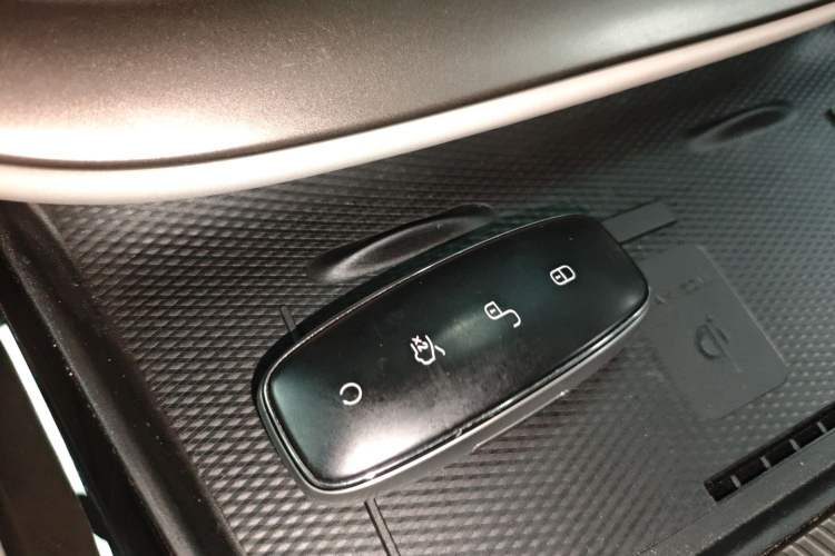 Used Denza D9 2022 DM-i 970 Four-Wheel Drive Flagship Model