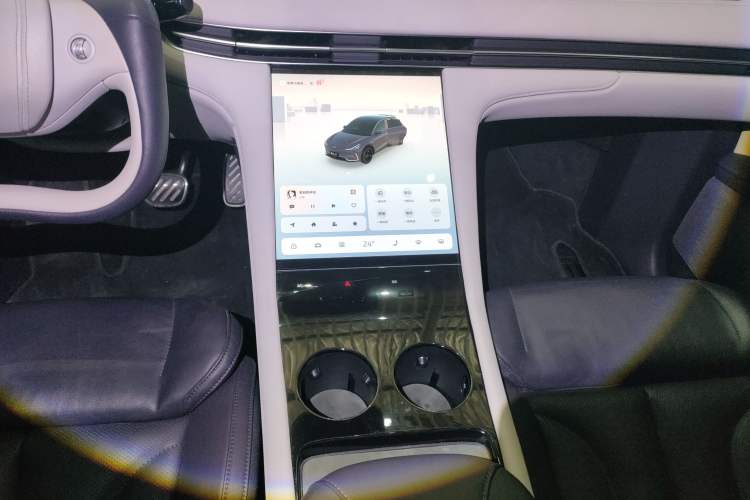 Used  LS7 2023 100kWh Lux Rear-Drive Version
