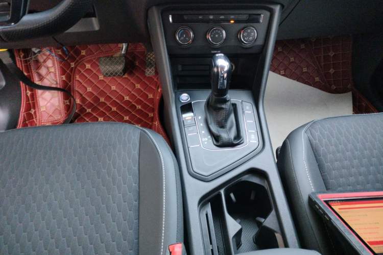 Used Volkswagen Tiguan L 2017 330TSI Automatic Two-Wheel Drive Luxury Edition
