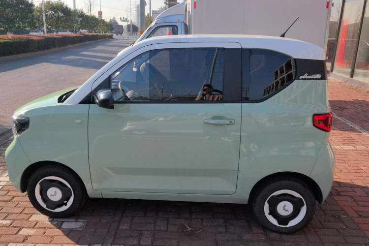 Used Wuling Hongguang MINIEV 2021 Macaron Premium Model – Lithium Iron Phosphate

