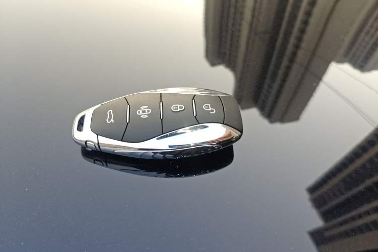 Used Hongqi HS7 PHEV 2024 2.0T PHEV Four-Wheel Drive Flagship Edition 7 Seats
