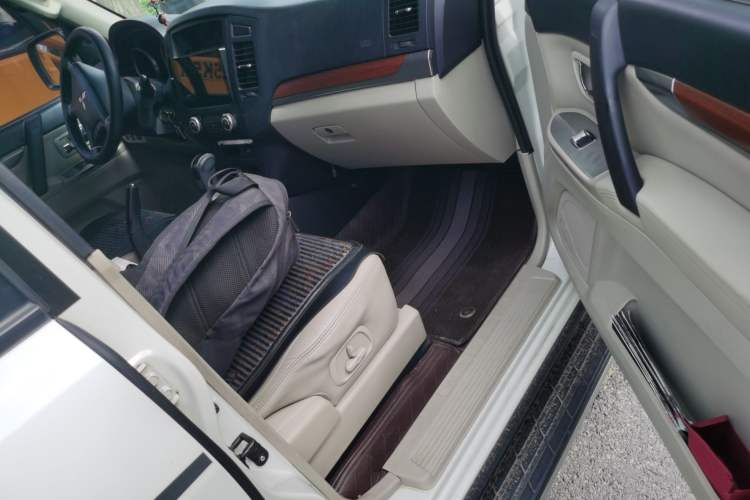 Used Mitsubishi Pajero 2011 3.0L Elite Edition
