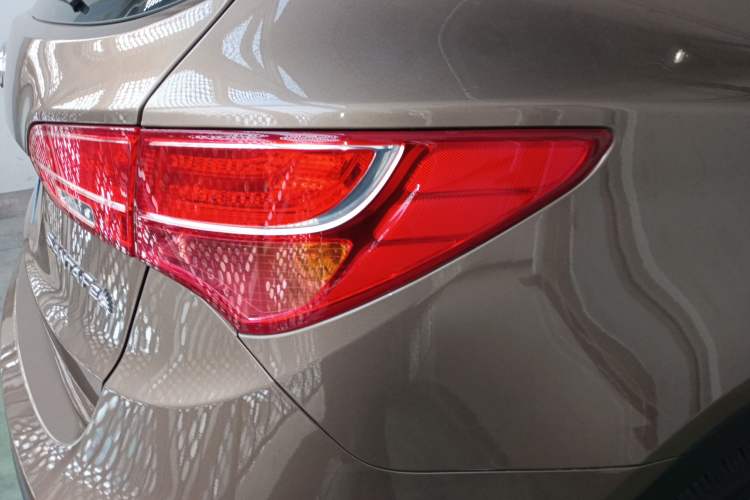 Used Hyundai Santa Fe 2013 2.4L Automatic Two-Wheel Drive Smart Version